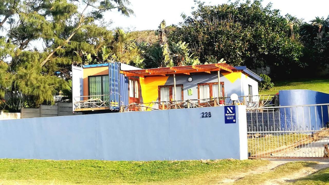 Blue Space Beach House Port Shepstone Extérieur photo